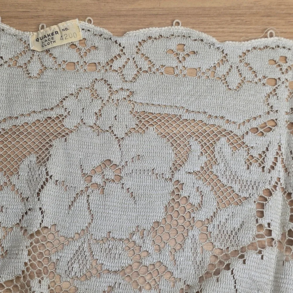 Vtg 1940s Quaker Gala #4200 Lace Tablecloth Color: Egyptian 54x72 USA With Box